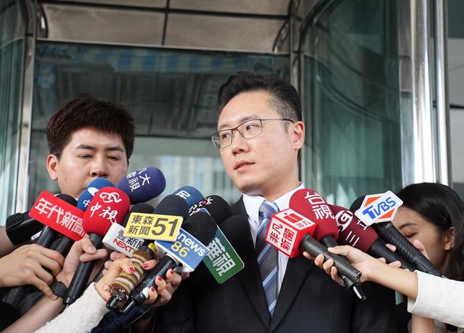 遠雄集團副總經理楊舜欽表示，雖然許多經紀公司都有到大巨蛋場勘，但由於在消防驗證通過前都無法落實會勘，因此目前無法確認第一位登大巨蛋的藝人是誰。（黃敬文攝）