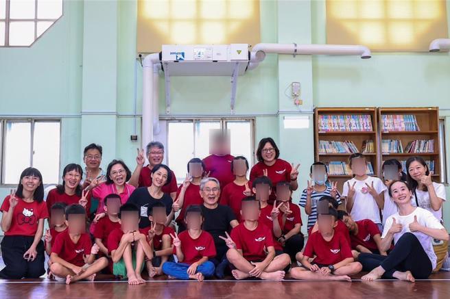 嘉義縣新港文教基金會長期在新港深耕藝文教育，今年邀安和國小、月眉國小22位學生一起接受舞蹈培訓，將在年底公開演出。（新港文教基金會提供／呂妍庭嘉義傳真）