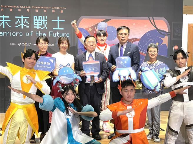 环境部长彭启明今天下午出席「未来战士－永续地球环境特展」。（蔡佩珈摄）