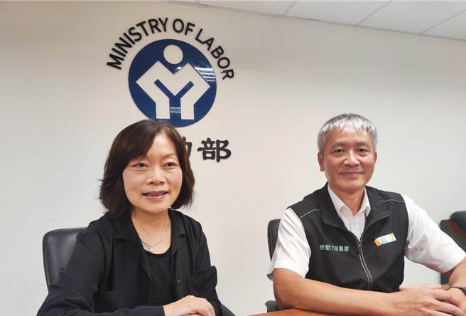 台菲会议中也有共识除了现行专案选工的「制造工作」外，更要扩大至「机构看护」。（林良齐摄）