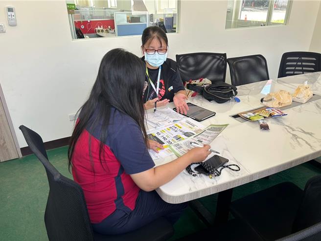 为了协助企业转型，劳动部劳动力发展署桃竹苗分署提供企业服务速可达，用一站式的服务，让企业快速了解桃竹苗分署提供的协助内容，节省企业寻找政府资源时间，透过专业顾问1对1企业组织营运谘询辅导等，帮助企业迅速取得政府资源。（劳动力发展署桃竹苗分署提供／廖姮玥桃园传真）