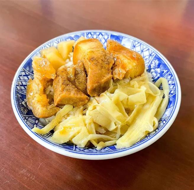 「良佳豬腳」的豬腳飯一直深受在地老饕歡迎。（取自米其林官網）