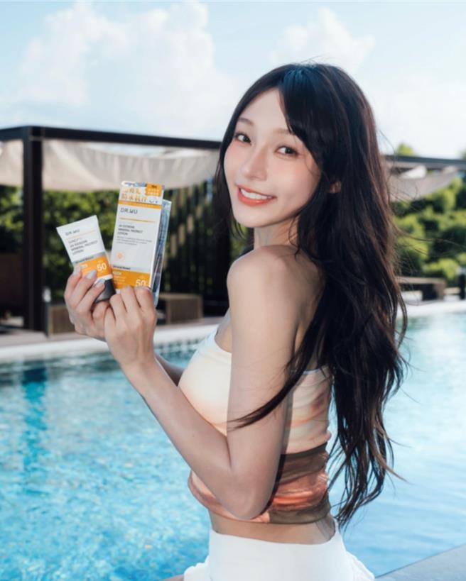 林襄在《女孩好野》拍写真时强调爱用Dr.Wu极效物理舒缓防晒乳。（Dr. Wu提供／黄唯淯台北传真）