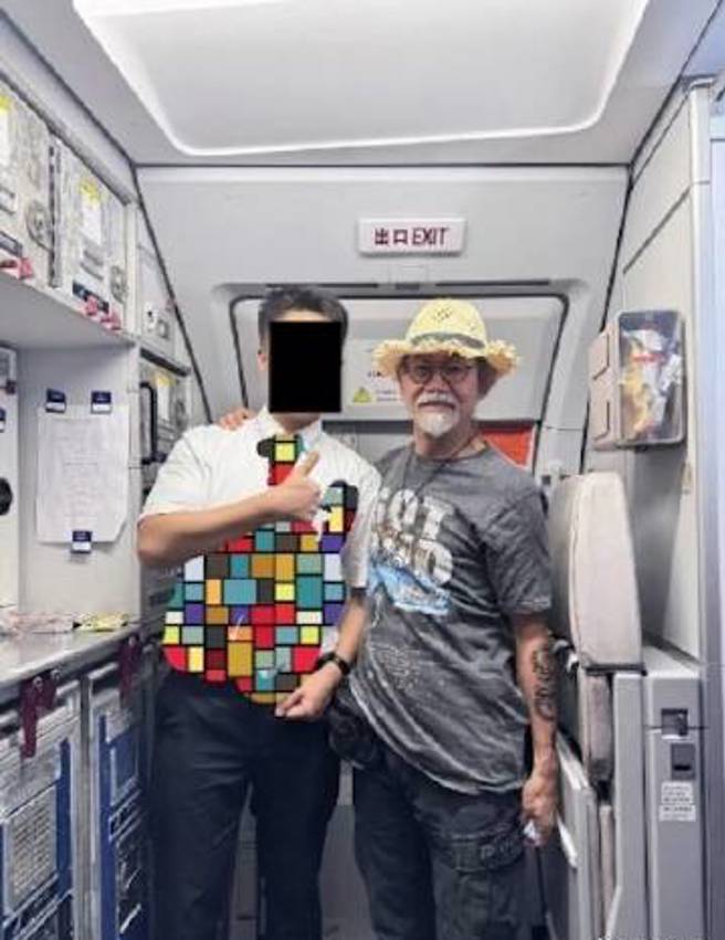 元华近日搭机被空少粉丝捕获。（图／微博 TVB打工人）