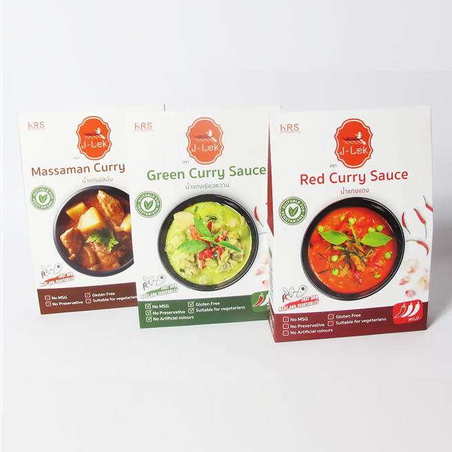   微風超市J-Lek泰式咖哩調理包、紅咖哩綠咖哩瑪莎曼，推薦價每包150元。（微風提供）