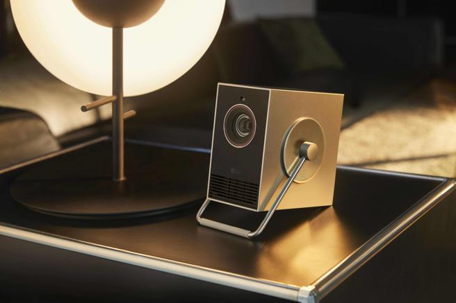 LG CineBeam Q 小银河外壳採用高级金属质感打造，搭配磨砂工艺，呈现美型家电质感。（LG提供）