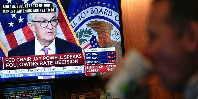 美国7月份失业率4.3％，处歷史低点，在通膨降温及景气并未快速恶化下，研判Fed的定位应该是「预防性降息」，到年底预估只会降息3码。图／美联社