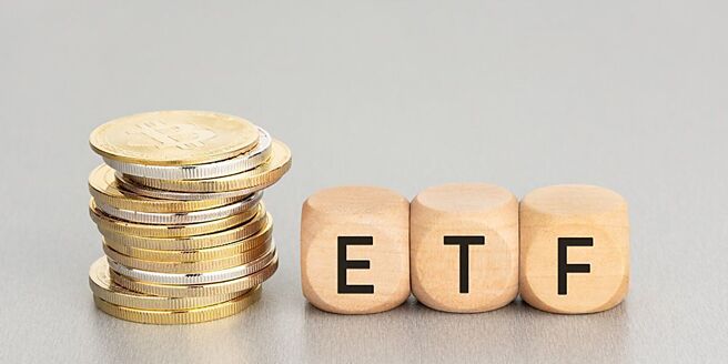 據投信投顧公會統計，統一投信今年4月成為首家單月定期定額金額突破10億元的基金公司，7月又以11.84億再度刷新個別基金公司定期定額金額的最高記錄。圖／Freepik