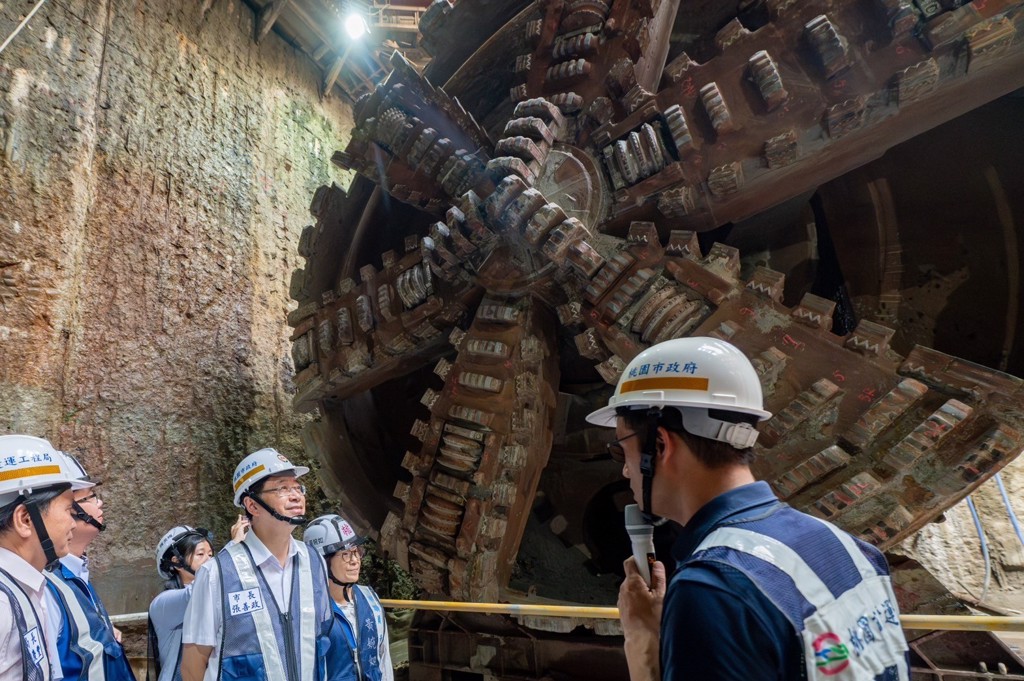桃市府團隊持續力拚115年達成捷運綠線第一階段通車。（圖／桃園市政府提供）