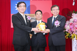 中華郵政手握8.2兆怎運用？王國材：積極轉型、找高手