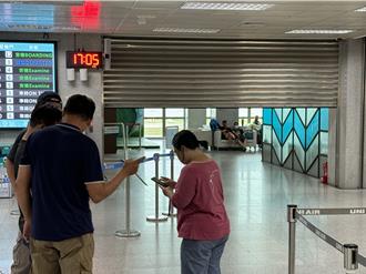 金門機場突發狀況！鐵捲門無預警關閉 旅客嚇傻