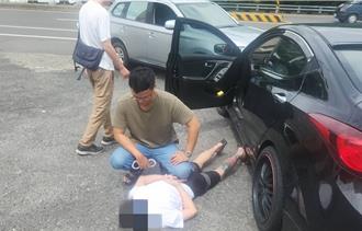 警围捕车手竟遭衝撞　屏警盾牌破窗逮3嫌