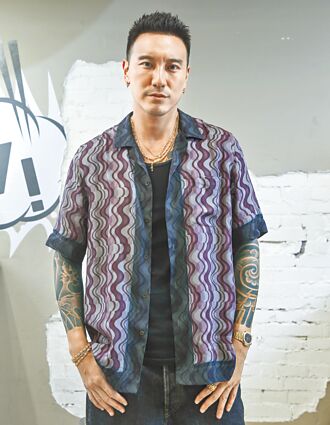 王阳明娘炮说炸锅 《角头》监制一肩扛