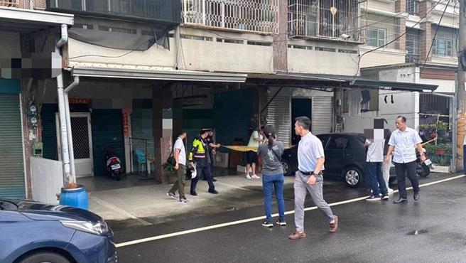 不满长期晚间制造声响害难以入眠，竟持猎枪怒轰杀女邻居，检方声请羁押余男获准。（翻摄画面）