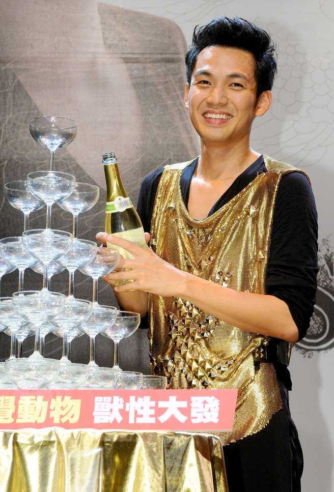 锺汉良2010年来台推出国语专辑《视觉动物》。（图／中时资料照）