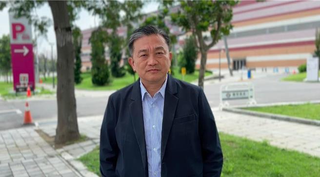 民进党立委王定宇指出，民主党第一天通过党纲，六项保证是817公报雷根政府所提出，现在又被列为党纲，民主党首次把六项保证列进去有特别的意义。（王定宇办公室提供／游念育台北传真）