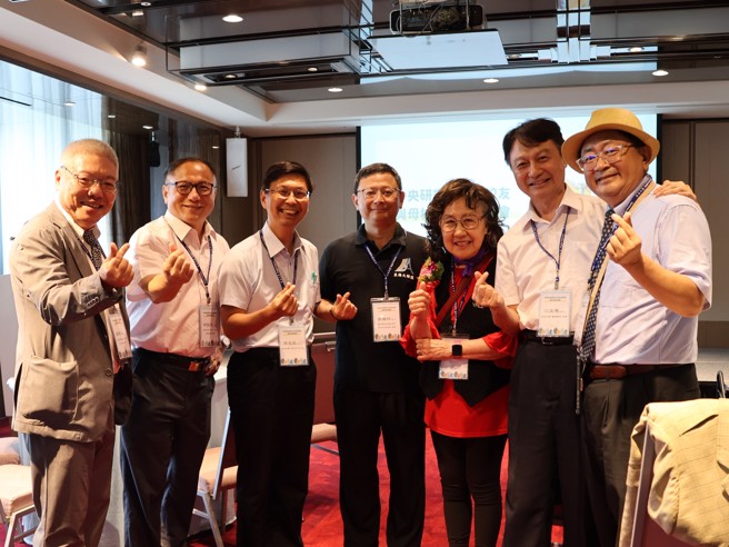 不論政界、企業界、學術界的校友都不斷幫助東海，完善教育環境及資源，東海大學也將持續凝聚更多校友，幫助學校重返榮耀。(照片/東海大學提供)