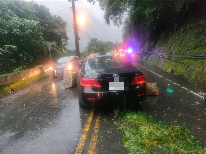 警方獲報到場救援。（民眾提供／李京昇台中傳真）