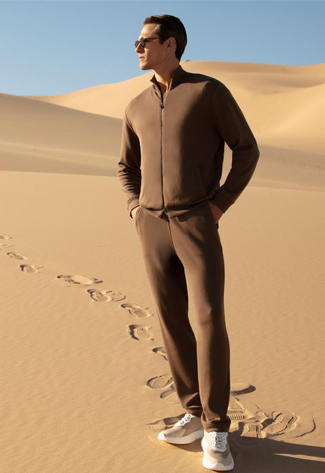 丽晶独家STEFANO RICCI Alpha纱针织衫套装，推荐价12万5000元起。（丽晶精品提供）