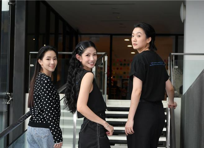 盧以恩、李千娜、趙逸嵐為戲宣傳。（三立提供）