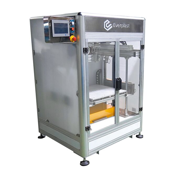 頡懋新開發上市的EM3-1005-D膠粒3D列印機。圖／業者提供