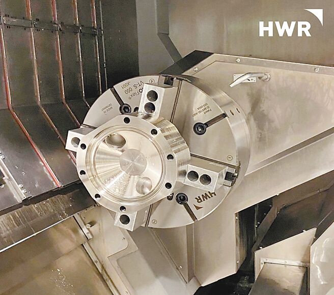 HWR华尔夹头，特殊内部结构可自动求工件中心，夹持异形工件精度达0.005mm。图／业者提供