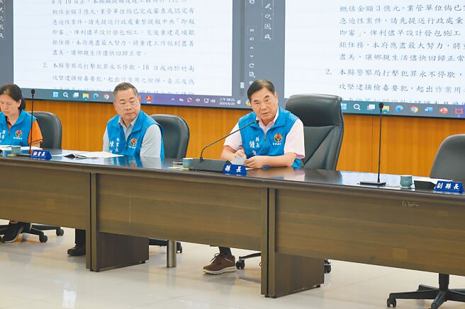 衛福部2022年調查學童蛀牙，苗栗縣以3.82顆最多，縣府20日縣務會議特別提出討論改善方案，衛生局及教育處將加強幼兒塗氟、含氟漱口水計畫、強化國小2、3、5、6年級學生的口腔衛生檢查，要求各校落實學生午餐餐後潔牙等措施，以強化學童口腔保健照護。（謝明俊攝）