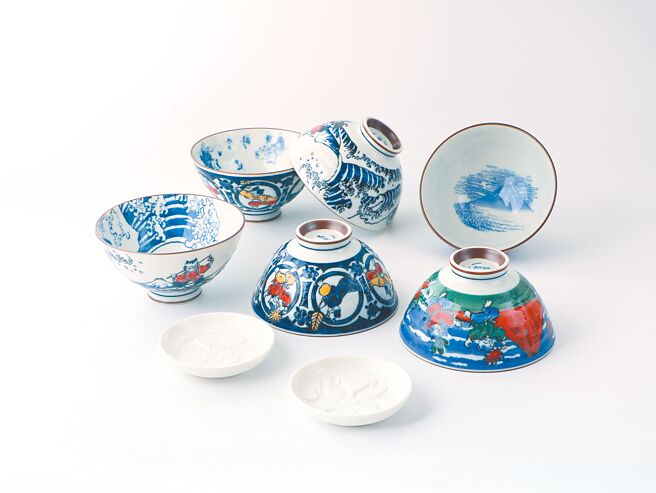 天母SOGO初登場陶八浮世繪貓6入碗木盒組贈2小皿，原價2800元、特價1888元。（SOGO提供）