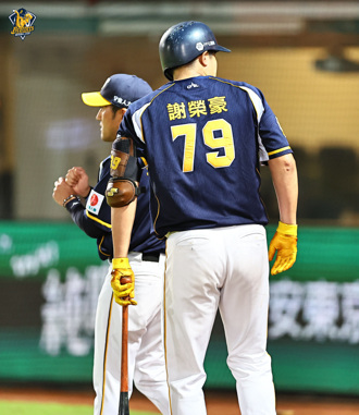 中職》另類投打對決！ 林佳緯三振掉謝榮豪奪生涯首K
