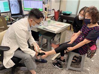 天雨路滑6旬婦撕裂腳踝韌帶 醫推核心訓練遠離「老人殺手」