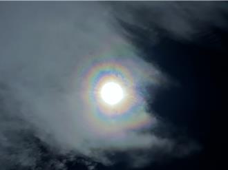 台東超級月亮環繞「月華光環」夢幻奇景吸8000人朝聖