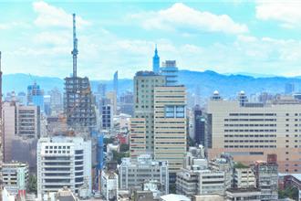 豪宅市场疯狂！他转手大赚4千万 邻居6年前卖惨赔1700万