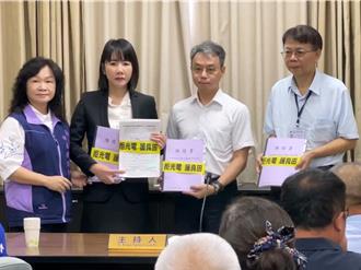 自救會衝國產署中區分署陳情 2443農戶連署反對國有耕地種綠電