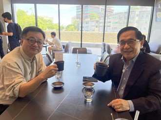 讚扁頭髮「烏黑亮麗」  羅文嘉問沒染嗎？扁竟回這句