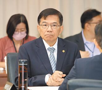 拚收益 王國材將活用中華郵政8.2兆資金