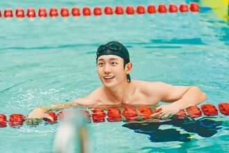 丁海寅泄爱情观 喜欢日久生情