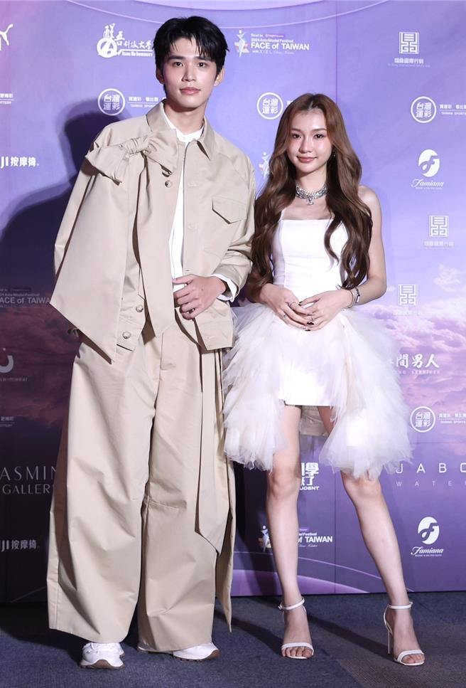 王品澔（左）、申力安擔任演出加嘉賓。（陳俊吉攝）