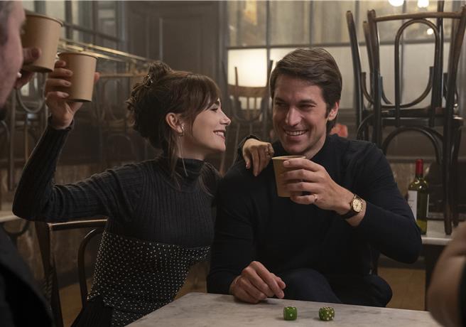 艾蜜莉與加百列的感情線在第四季會相對明朗。（美聯社提供／黃唯淯台北傳真）