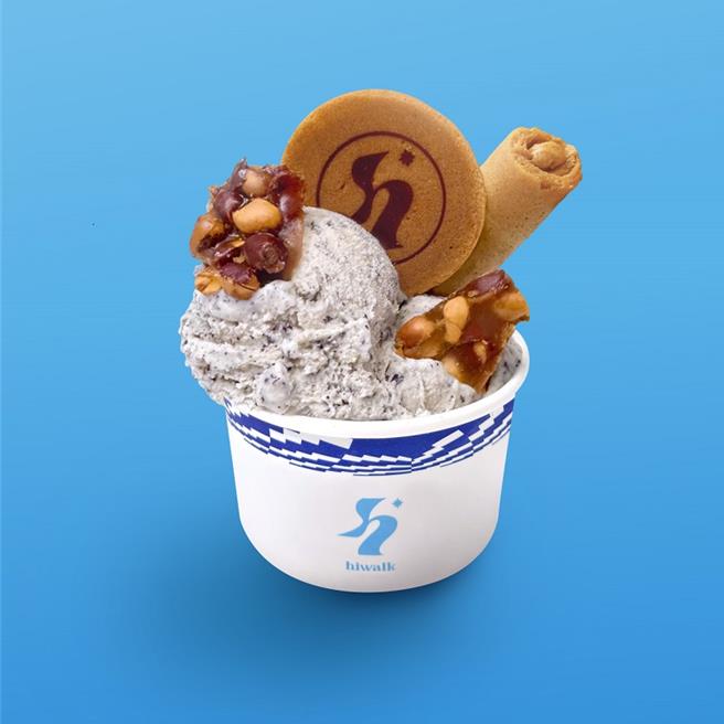 「海边走走hiwalk gelato义式冰淇淋服务」，新推出浓心冰淇淋圣代，并祭出周六限定优惠活动宠粉。（海边走走提供）
