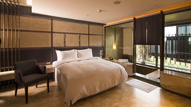 福泰飯店集團擴大布局，明年上半年南、北兩地將開新飯店。圖為旗下飯店房間。圖／業者提供