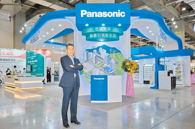 Panasonic展出智慧店鋪與低碳能源解決方案，引領產業朝智慧物流趨勢邁進，實踐低碳永續；圖為台灣松下銷售股份有限公司系統解決方案本部總經理羅晧桓。圖／Panasonic提供