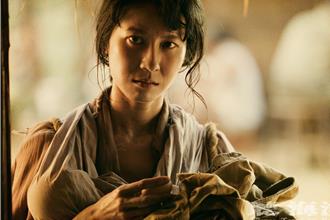 連俞涵遭拖行5公尺慘吃土　最虐演出像在演特務