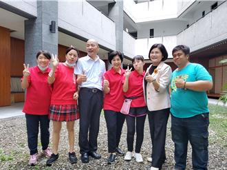 出席糧莘小作手揭牌典禮   韓國瑜：執政者注意力放在弱勢  就是菩薩、天使