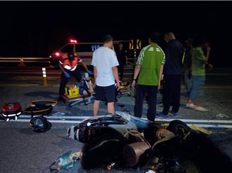 澎湖骑士与垃圾车碰撞　车子几乎解体！男子命危送医