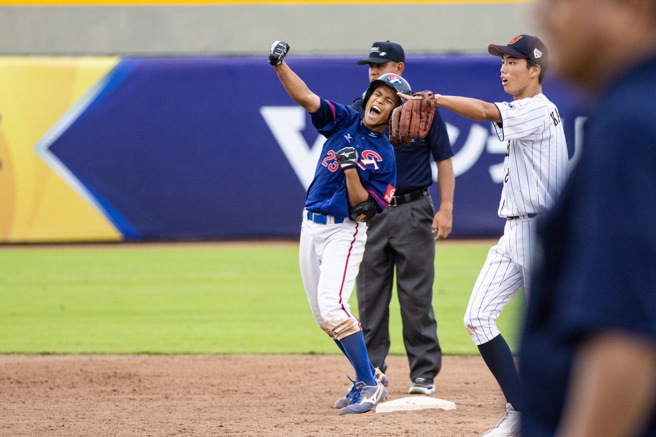 U15中华队余利亚在7局上敲出清垒二垒安打。（中华棒协提供）