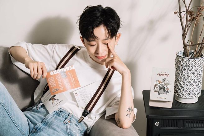 Hook推出的自创日历「每天都想史」受到不少人欢迎。（图／翻摄自Hook IG）