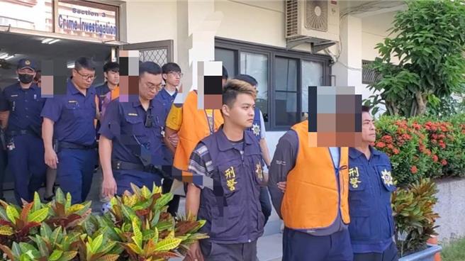 屏東縣恆春警分局48歲王姓小隊長22日晚間獲報有民眾疑似遭恐嚇擄走，不料到場了解案情時，竟被醉漢誤認包庇債務人，醉酒討債的5男不分青紅皂白，持磅秤就往王的頭上砸，導致王受有頭部撕裂傷。（警方提供／謝佳潾屏東傳真）