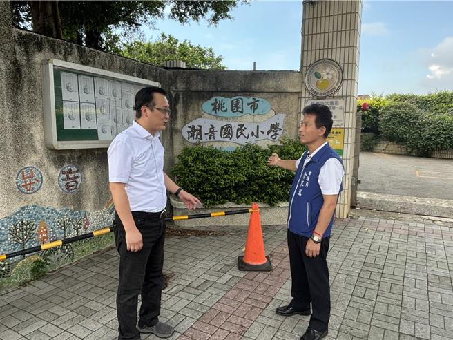 桃园市大园区潮音国小迁校进度严重缓慢，国民党议员徐其万担心进度缓慢，恐造成学校因学生人数眾多，遭总量管制的问题。（廖姮玥摄）