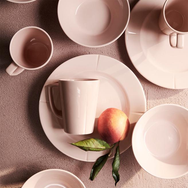 RosendahlGrand Cru Colourful Mug 彩日马克杯、碗、盘，定价1100-1800元，特价715-1170元。（北欧橱窗提供）