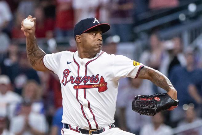 勇士队终结者伊格雷西亚斯对费城人连飙3K救援成功，更缔造连续解决35位打者的纪录。（路透）